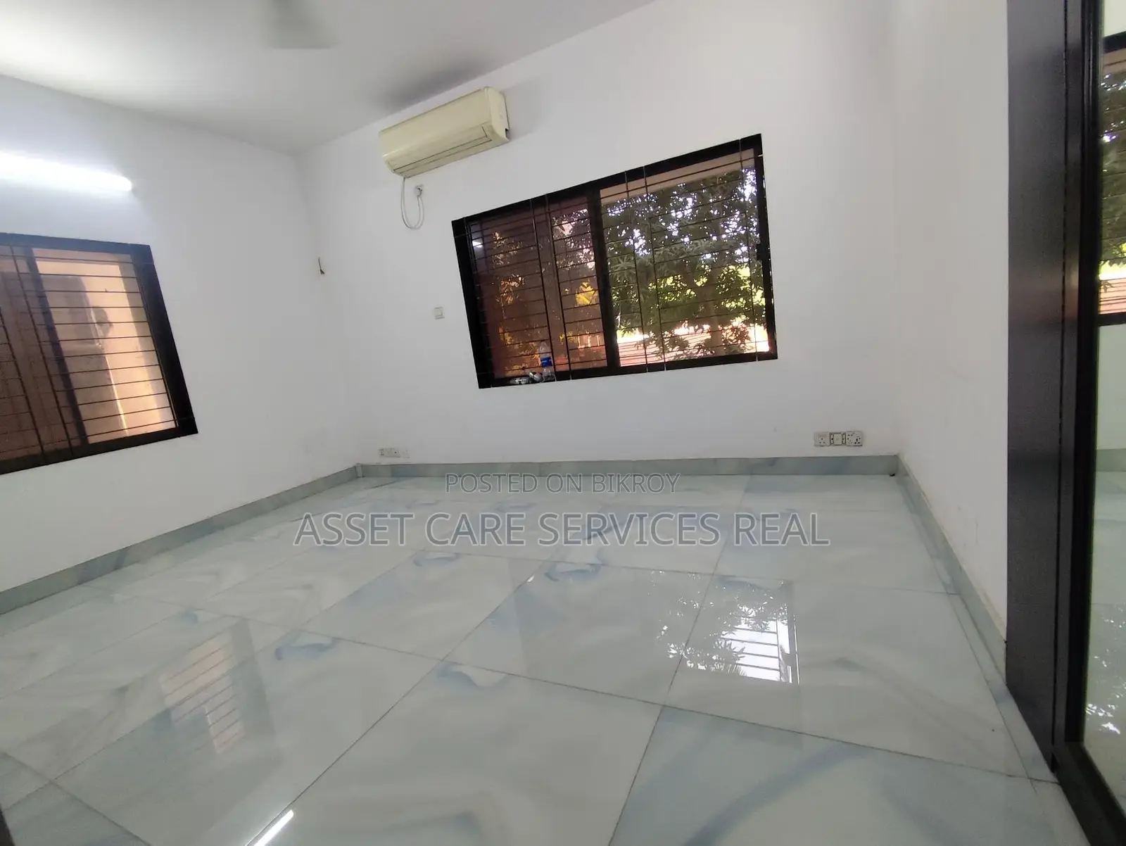 North Gulshan South Facing 4Bed Beautiful Apartment Rent