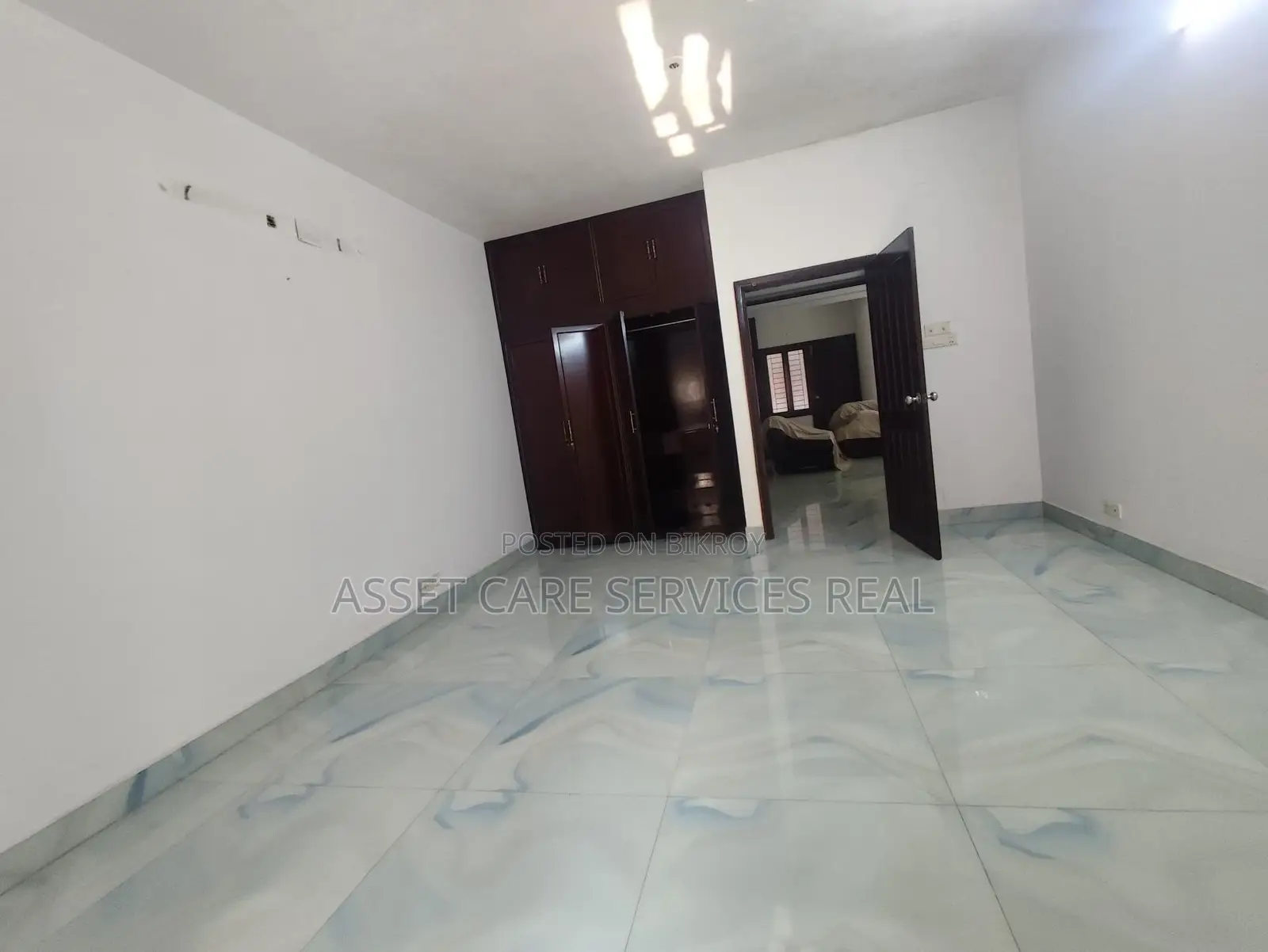 North Gulshan South Facing 4Bed Beautiful Apartment Rent
