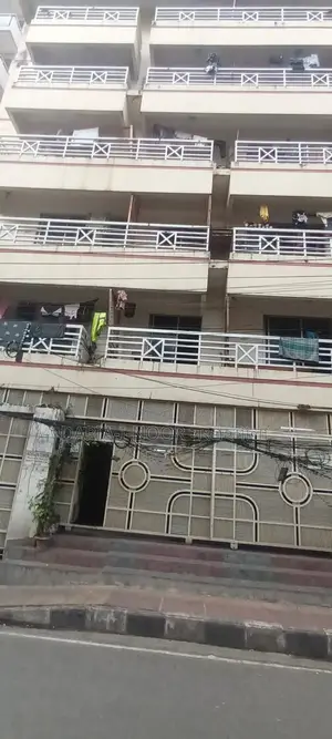মাসিক পাচঁ লাখ টাকা আয়ের সুযোগে উত্তরায় সাড়ে ছয় কাঠা জমিতে বাড়ি বিক্রি