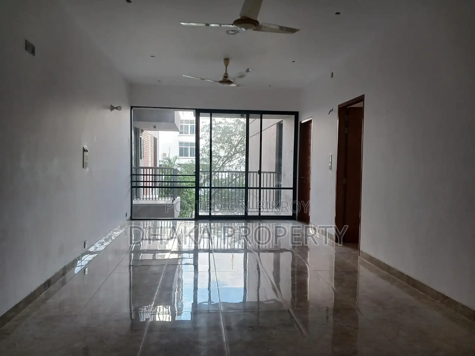 2300SqFt.3Bed Brand New Luxurious Apartment Rent At Banani Model Town