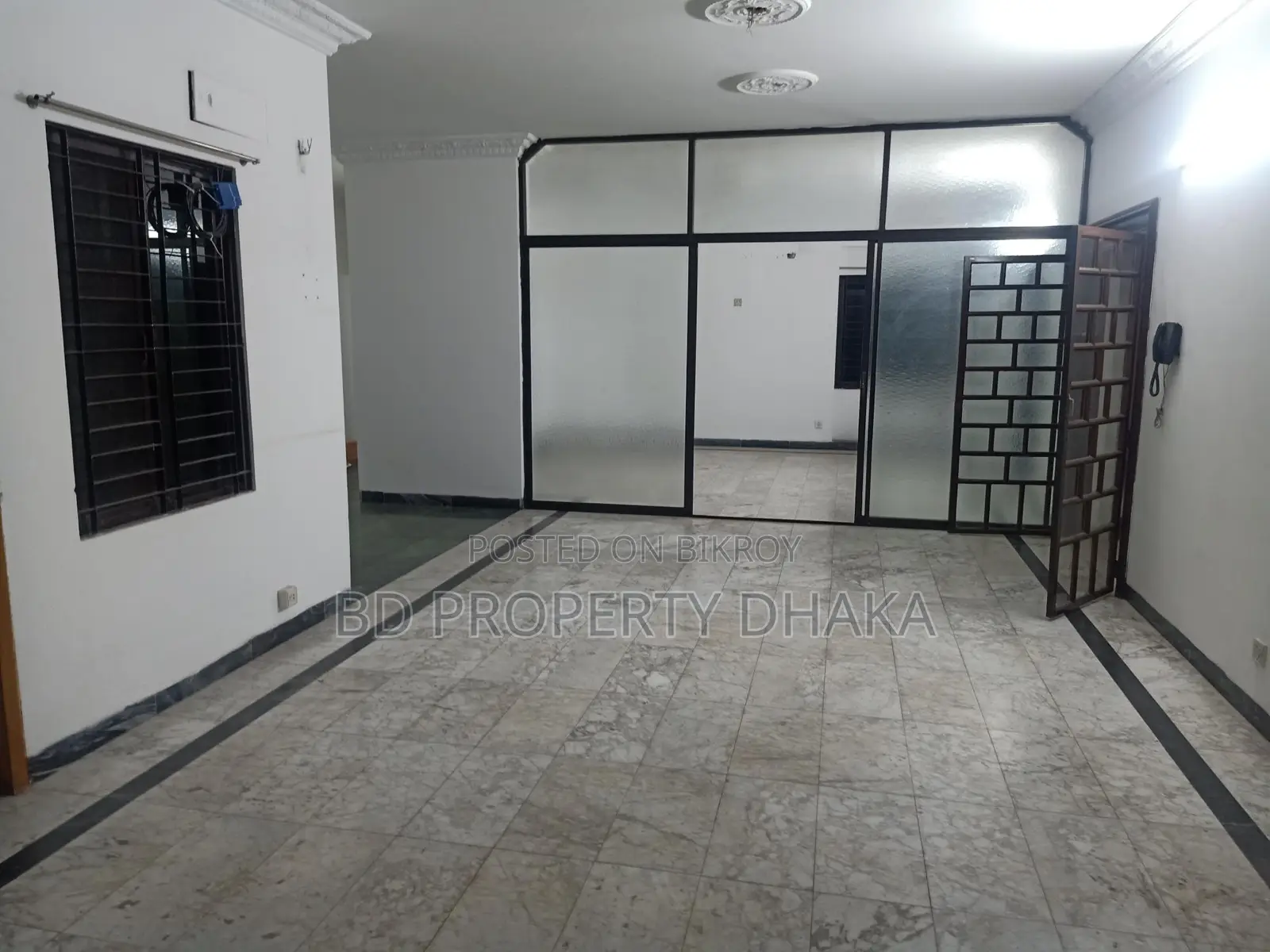 গুলশানে ২৩৫০ বর্গফুটের চমৎকার অফিস স্পেস ভাড়া