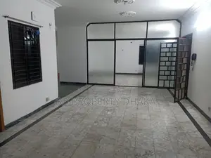 গুলশানে ২৩৫০ বর্গফুটের চমৎকার অফিস স্পেস ভাড়া
