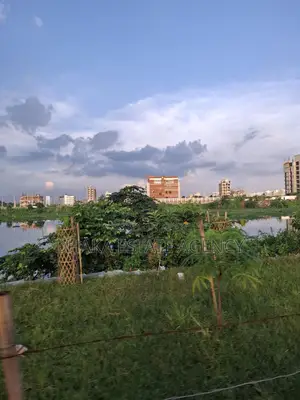 ৬০×৩০ কর্নার ডিরেক্ট লেক ফেসিং প্লট