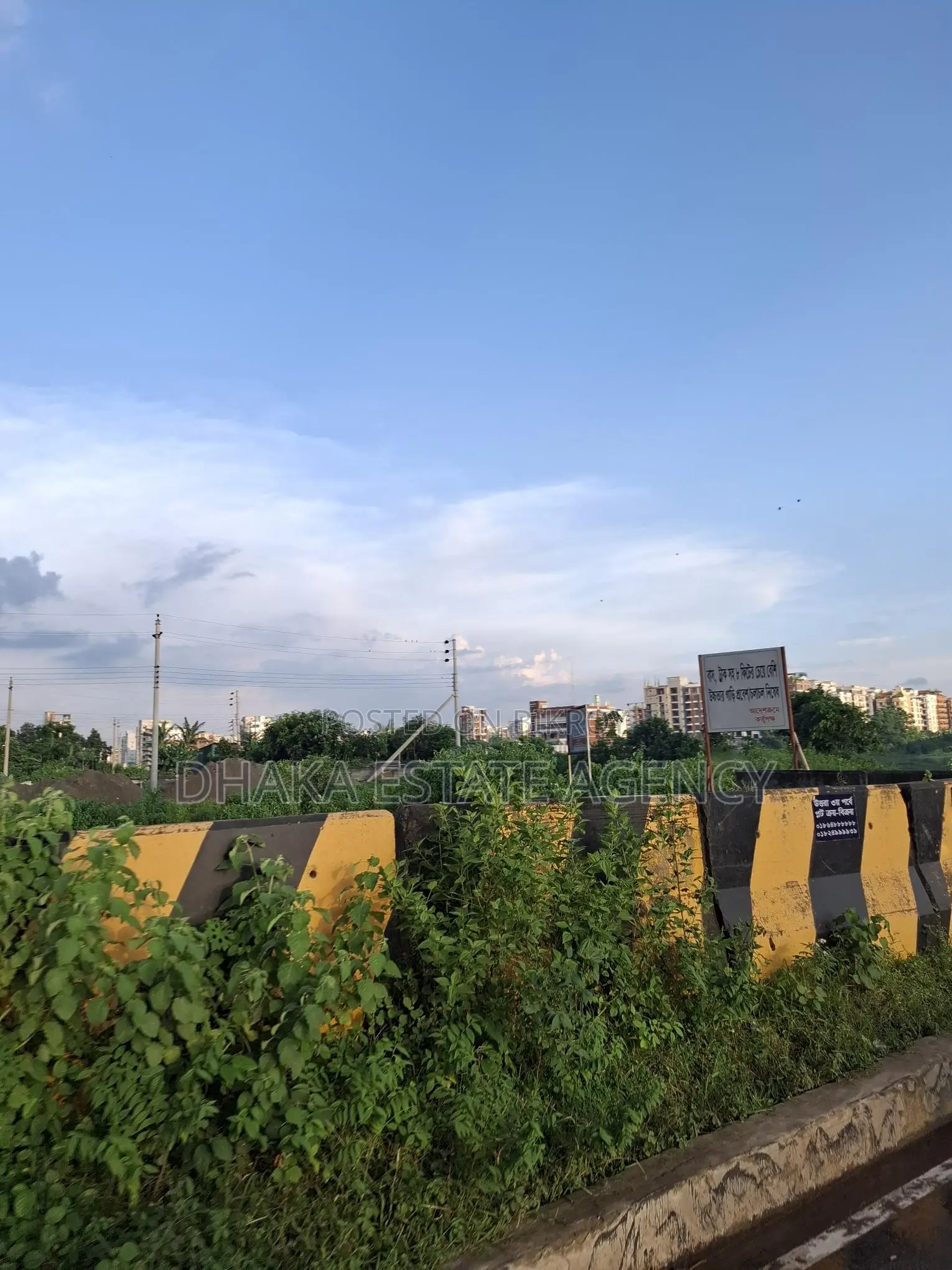 ৬০×৩০ কর্নার ডিরেক্ট লেক ফেসিং প্লট