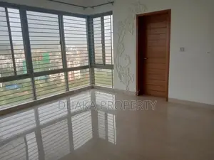 গুলশানে ৪২০০ বর্গফুটের ডুপ্লেক্স বিলাসবহুল অ্যাপার্টমেন্ট ভাড়া