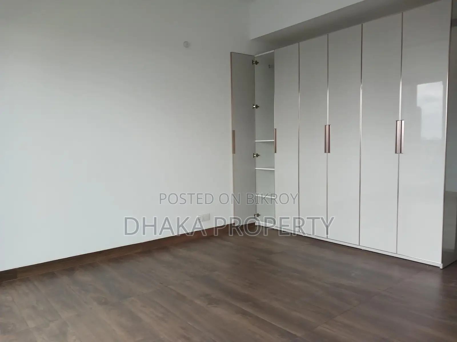 ডুপ্লেক্স_৫ বেড_৪ পার্কিং_৭০০০ বর্গফুট_বিলাসবহুল নতুন_অ্যাপার্টমেন্ট ভাড়া গুলশান