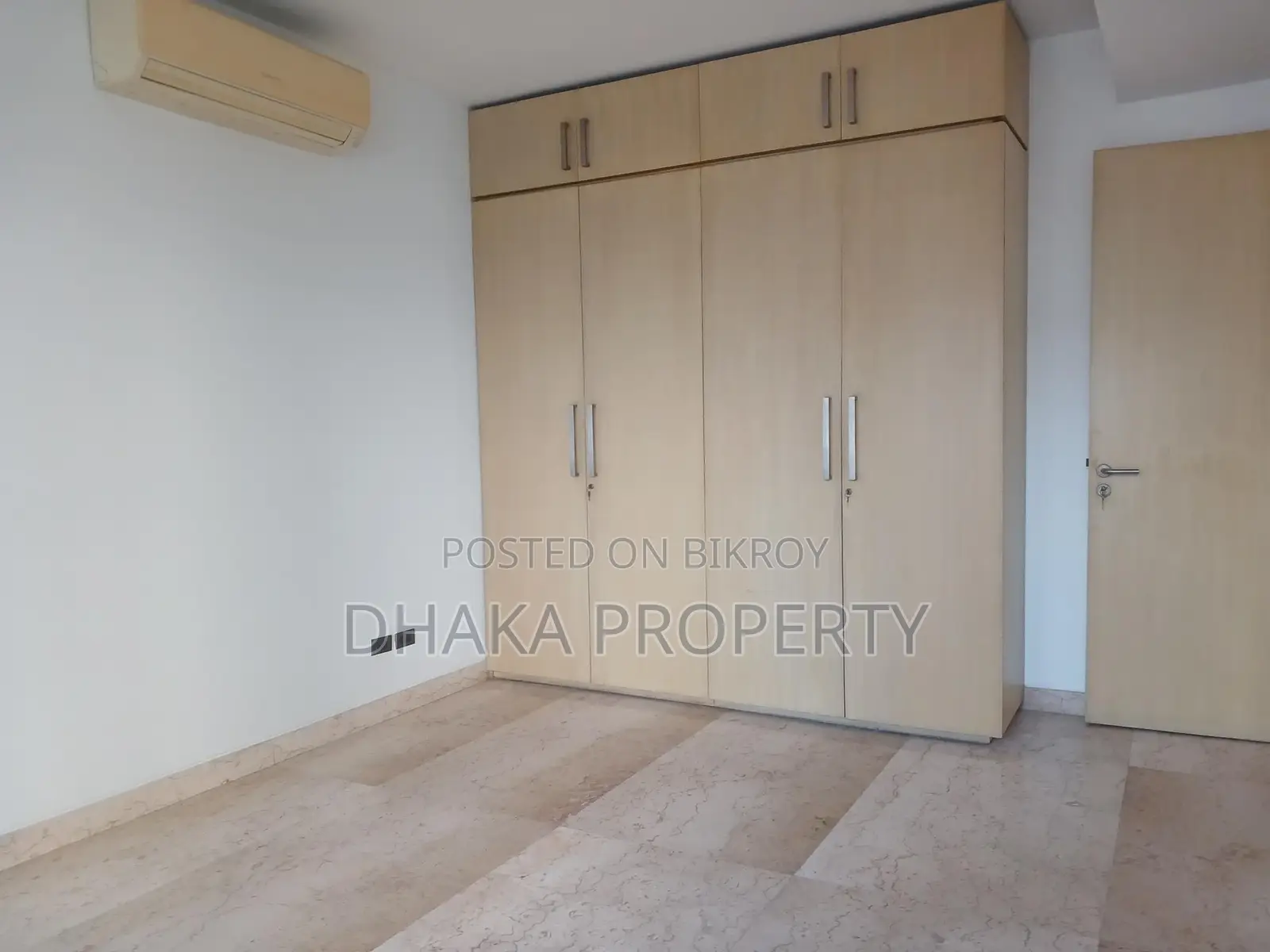 4000sqFt.Wonderful Semi Furnish Apartment Rent At Baridhara DMZ.