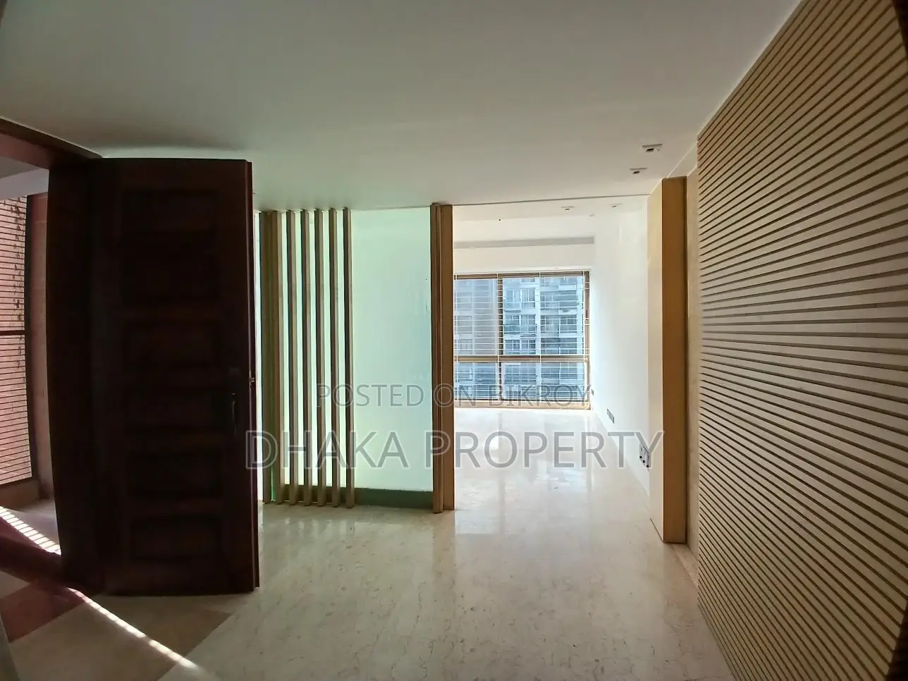 4000sqFt.Wonderful Semi Furnish Apartment Rent At Baridhara DMZ.