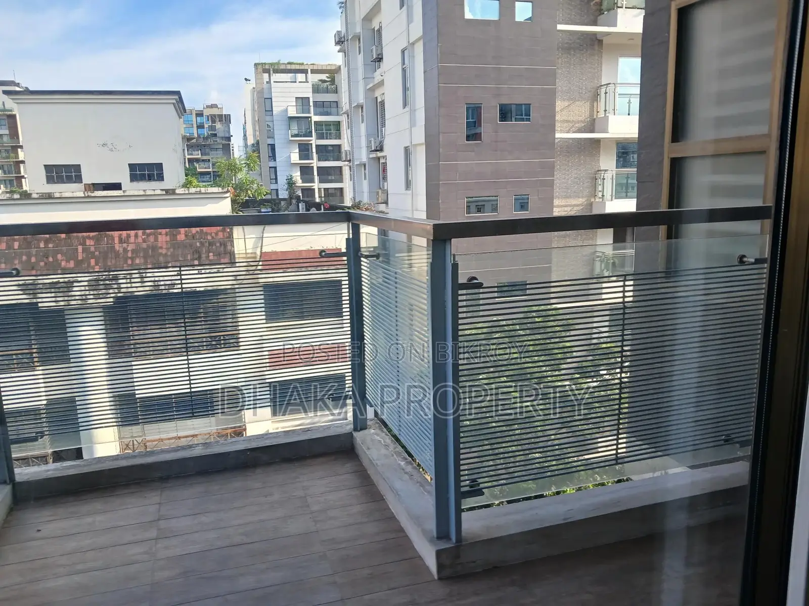 4000sqFt.Wonderful Semi Furnish Apartment Rent At Baridhara DMZ.