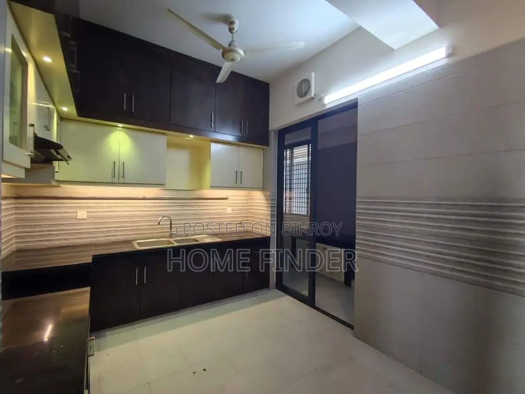 4100 Sqft Modern Facilities Apartment For Rent in Gulshan 2