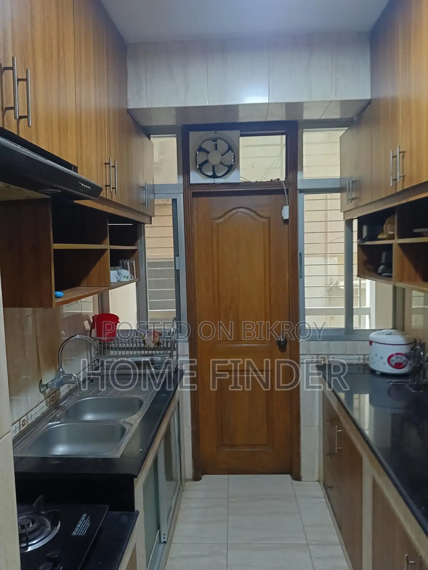 গুলশানে ফুল ফার্নিশড (৩ বেড-২৩৮০ বর্গফুট) অ্যাপার্টমেন্ট ভাড়া