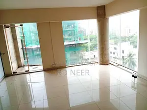 গুলশান এভিনিউতে ৩৭০০ বর্গফুটের বাণিজ্যিক অফিস স্পেস ভাড়া