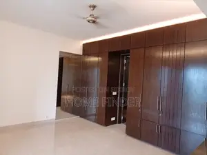 গুলশান-২ এ ভাড়ার জন্য ৩৪৫০ বর্গফুটের সেমি-ফার্নিশড অ্যাপার্টমেন্ট