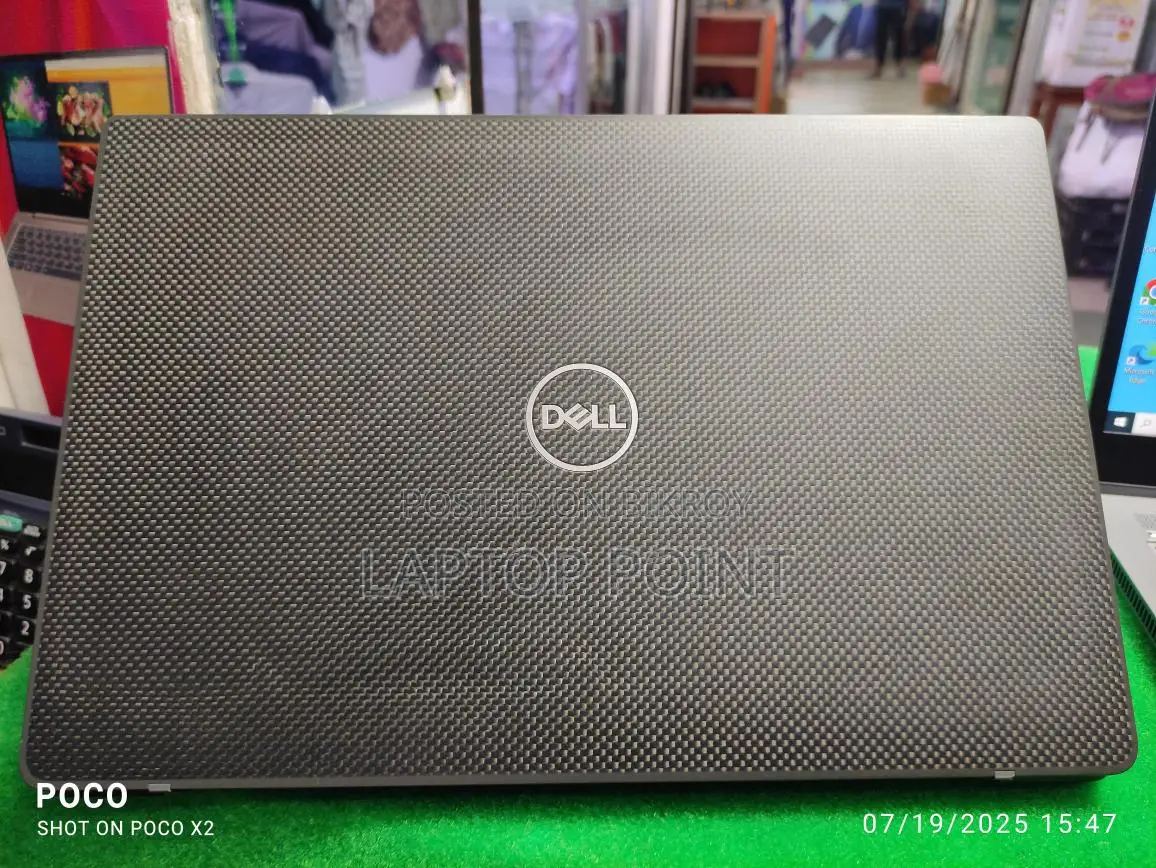 Dell 7400 Core i5 8th Gen: Touch screen-8/256 GB