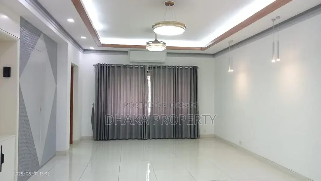 গুলশান এলাকায় ২৫০০-বর্গফুটের আংশিক আসবাবপত্রসহ অ্যাপার্টমেন্ট ভাড়া