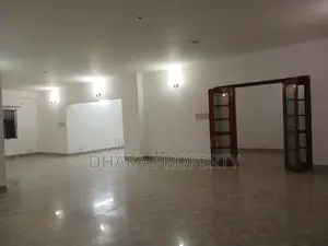 গুলশান নর্থে ৪০০০ বর্গফুটের ৪ বেড ও ২ পার্কিং সুবিধাসহ অ্যাপার্টমেন্ট ভাড়া