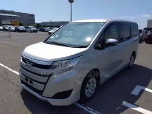 Toyota Noah NON HYBRID KEY START 2021