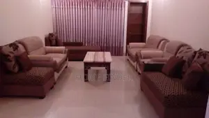 গুলশানে ভাড়ার জন্য ২৩০০ বর্গফুটের চমৎকার ফার্নিশড অ্যাপার্টমেন্ট