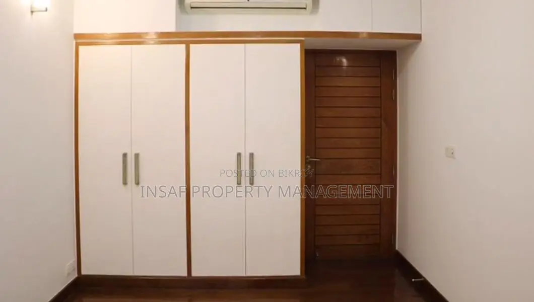 Furnished 4bdrm Apartment in Gulshan for sale