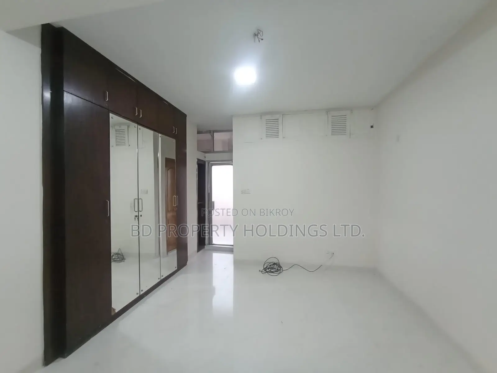 উত্তরায় ৩২০০ বর্গফুটের কমার্শিয়াল অফিস স্পেস ভাড়া হবে