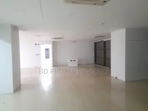 গুলশান এভিনিউতে ৬০৬৭ বর্গফুটের চমৎকার ওপেন কমার্শিয়াল স্পেস ভাড়া