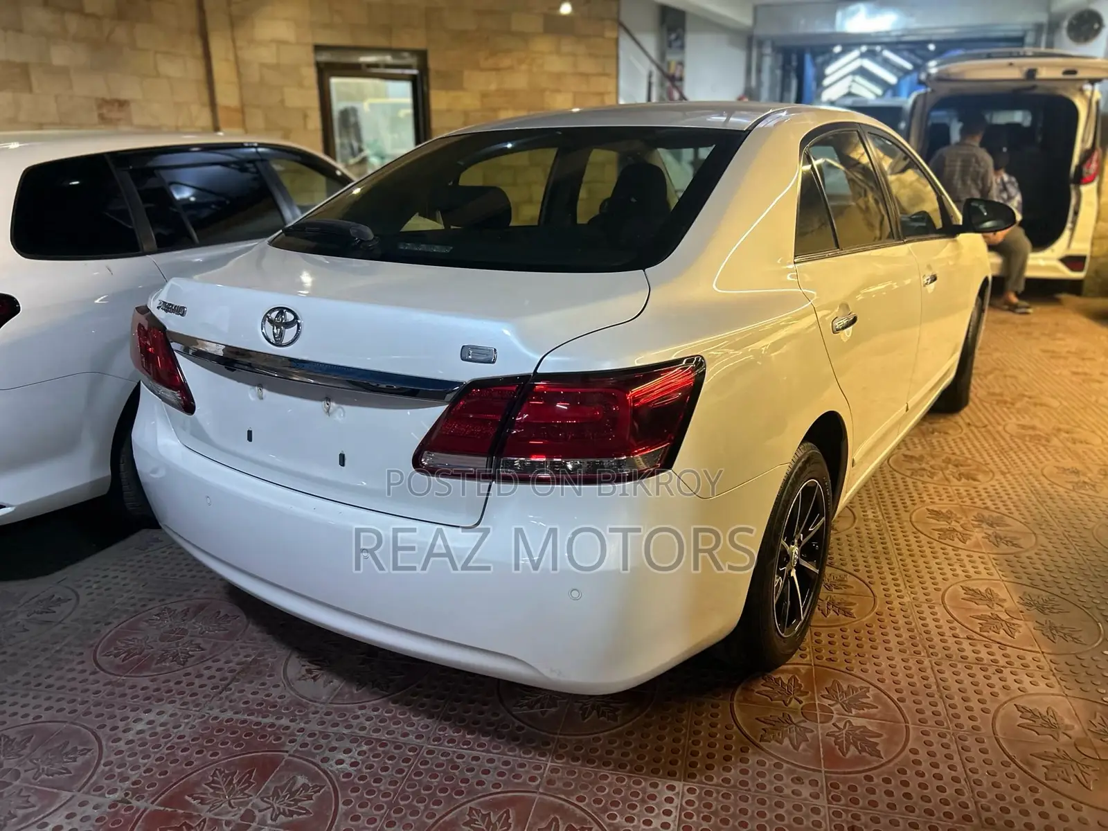 Toyota Premio FL PKG PEARL / 2020