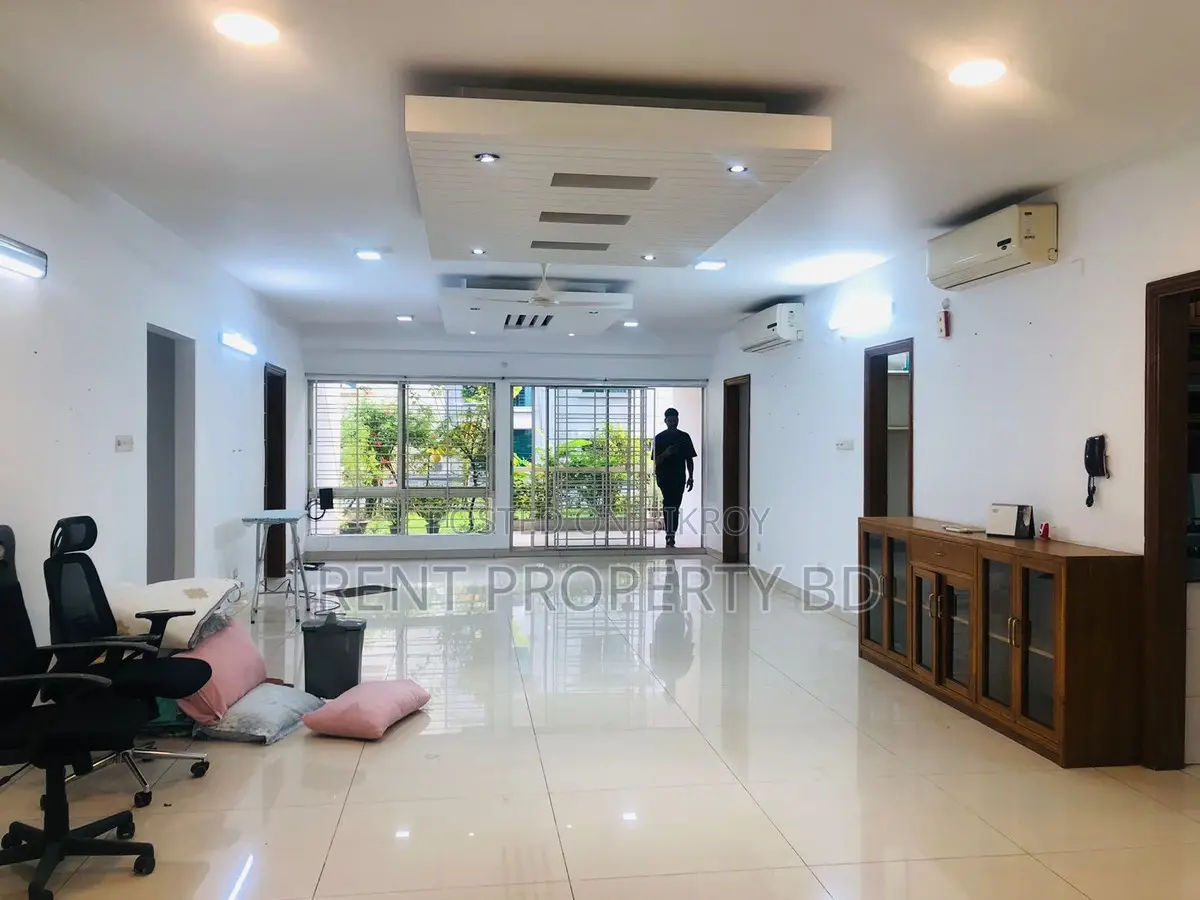 Luxurious Apartment Rent In Baridhara Diplomatic