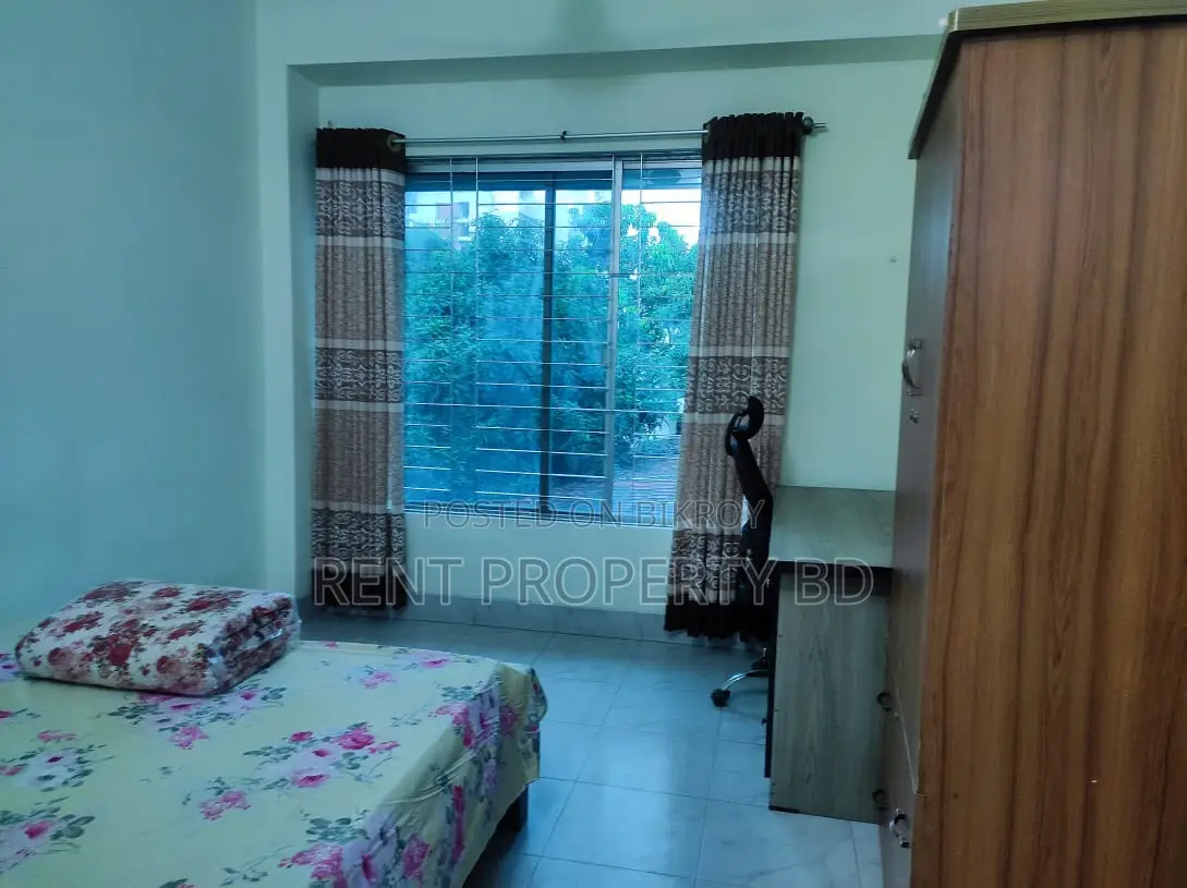 Gulshan Fully Furnished Apartment Rent 3 Bed Rooms
