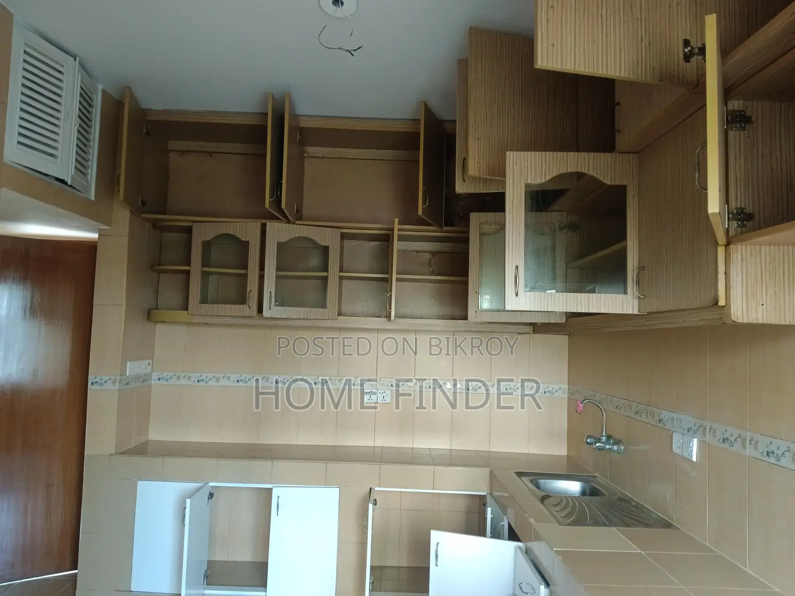4 Bed 3000 Sqft Un-Furnished Apartment For Rent In Gulshan 1