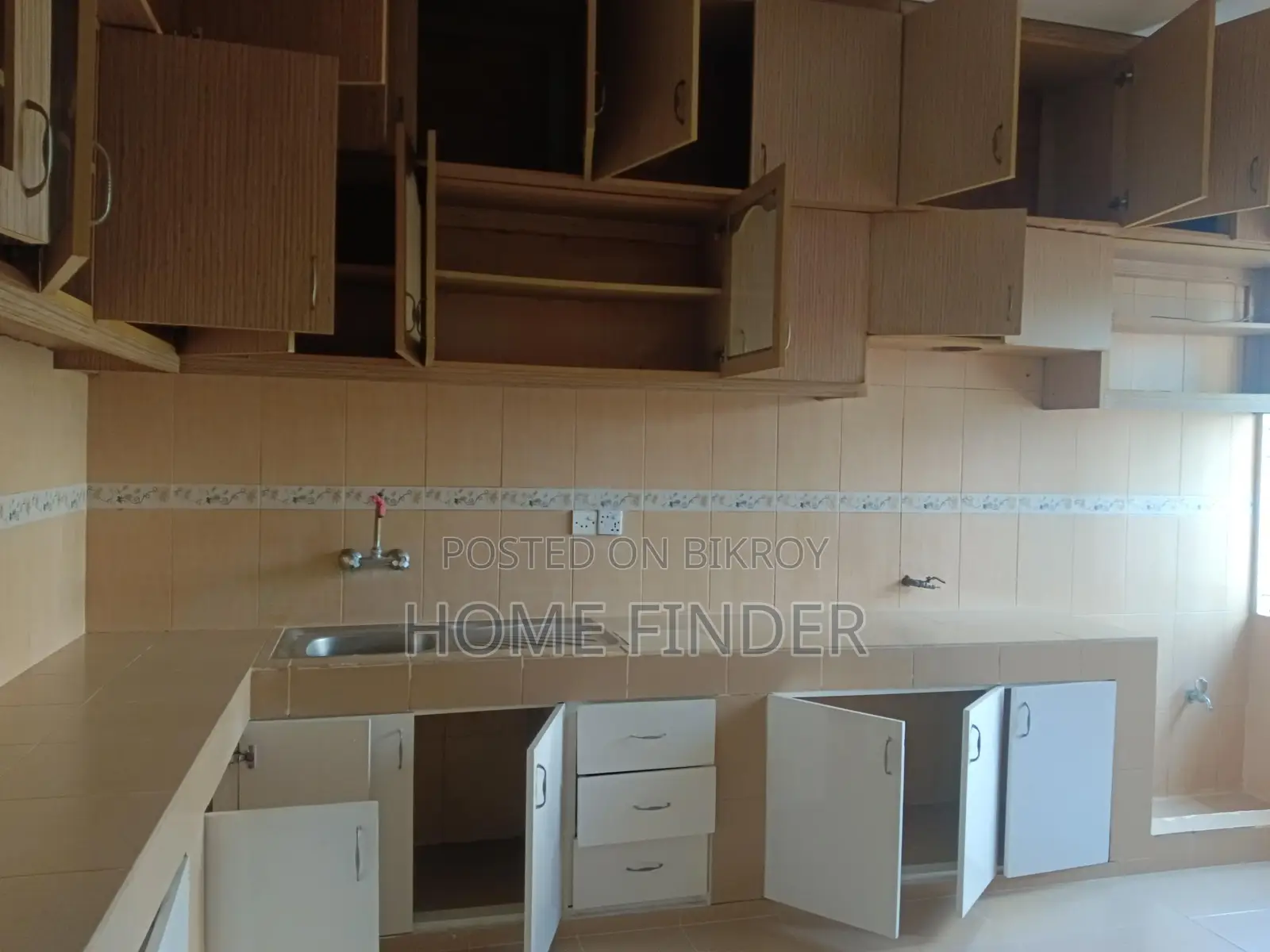 4 Bed 3000 Sqft Un-Furnished Apartment For Rent In Gulshan 1