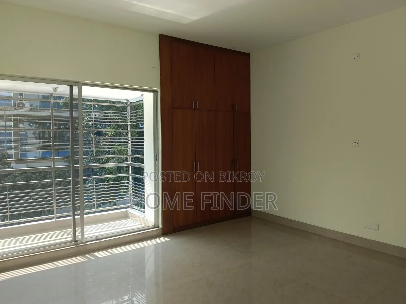 4 Bed 3000 Sqft Un-Furnished Apartment For Rent In Gulshan 1