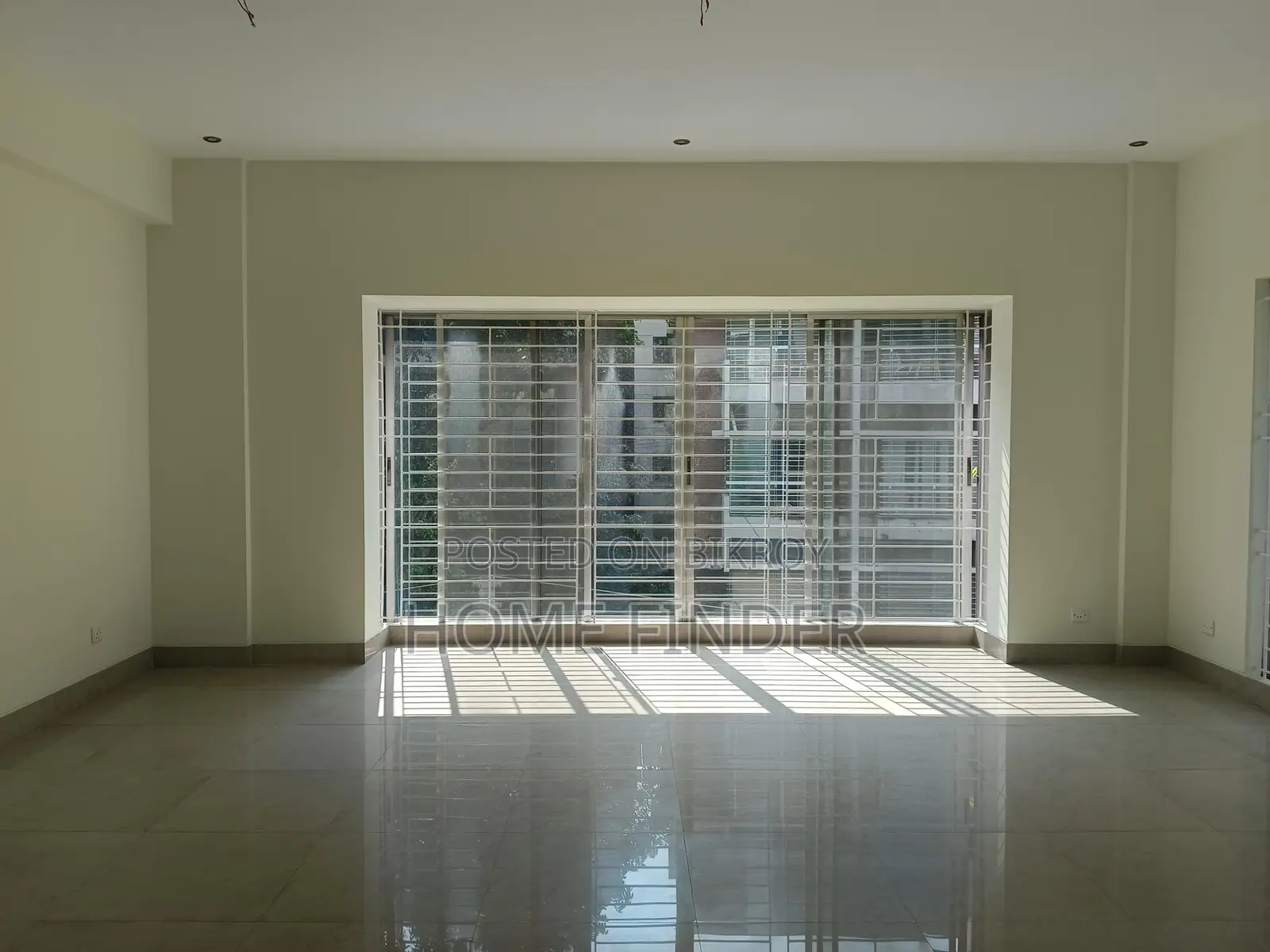 4 Bed 3000 Sqft Un-Furnished Apartment For Rent In Gulshan 1