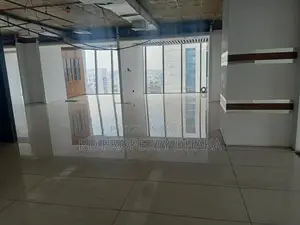 গুলশান এভিনিউতে ৩২০০ বর্গফুটের চমৎকার ওপেন কমার্শিয়াল স্পেস ভাড়া হবে