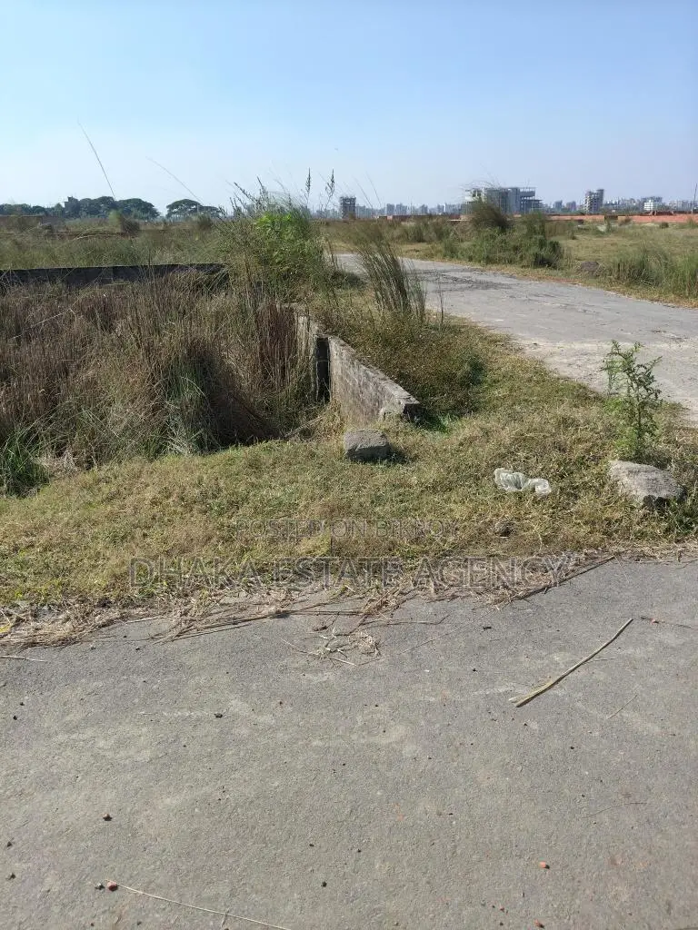 ব্লক পি, ৪০ ফুট বাই ২৫ ফুট রোড কর্নার ৫ কাঠা প্লট বিক্রয়