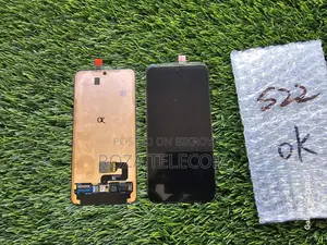 Original display removed from Samsung S22 5G phone.