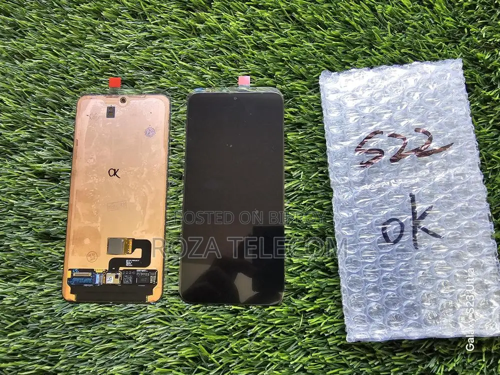 Original display removed from Samsung S22 5G phone.