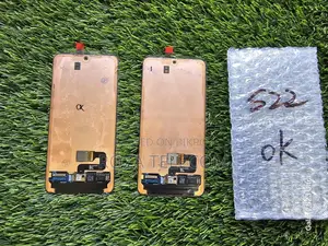 Original display removed from Samsung S22 5G phone.