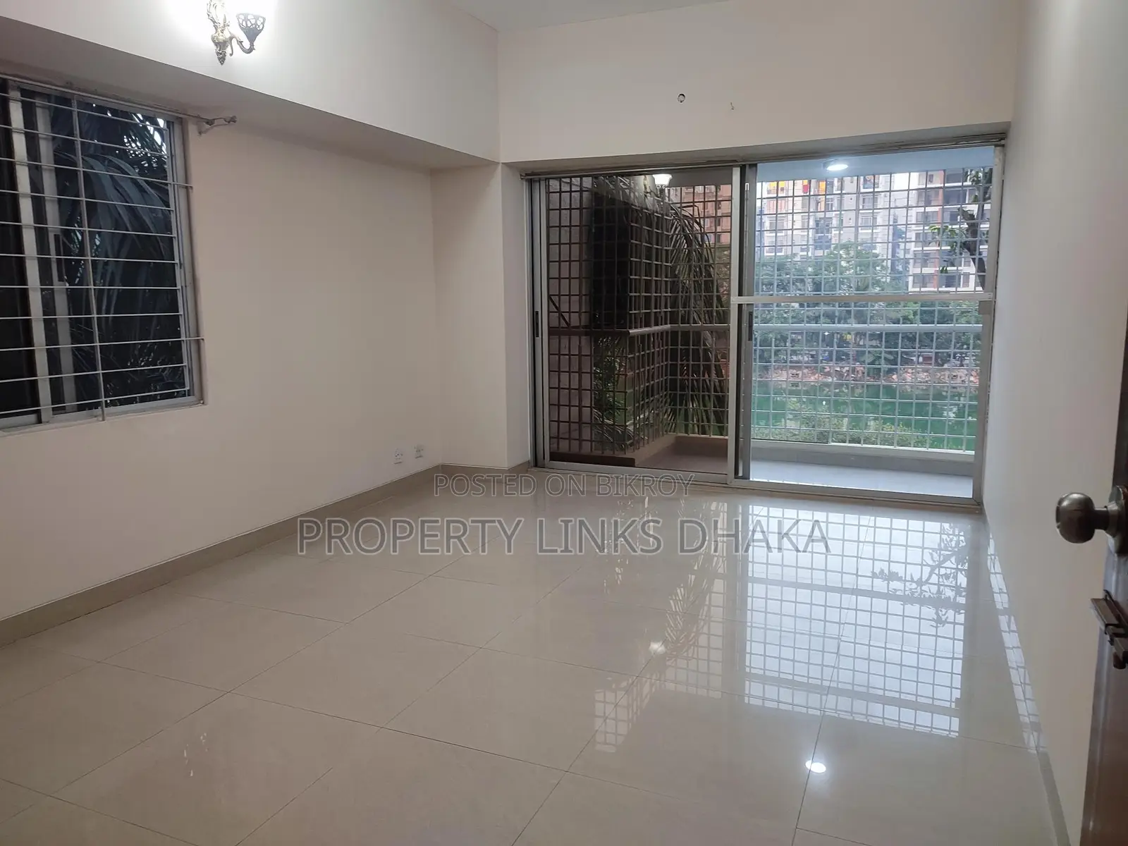Lake View Flat for Rent in Gulshan-2