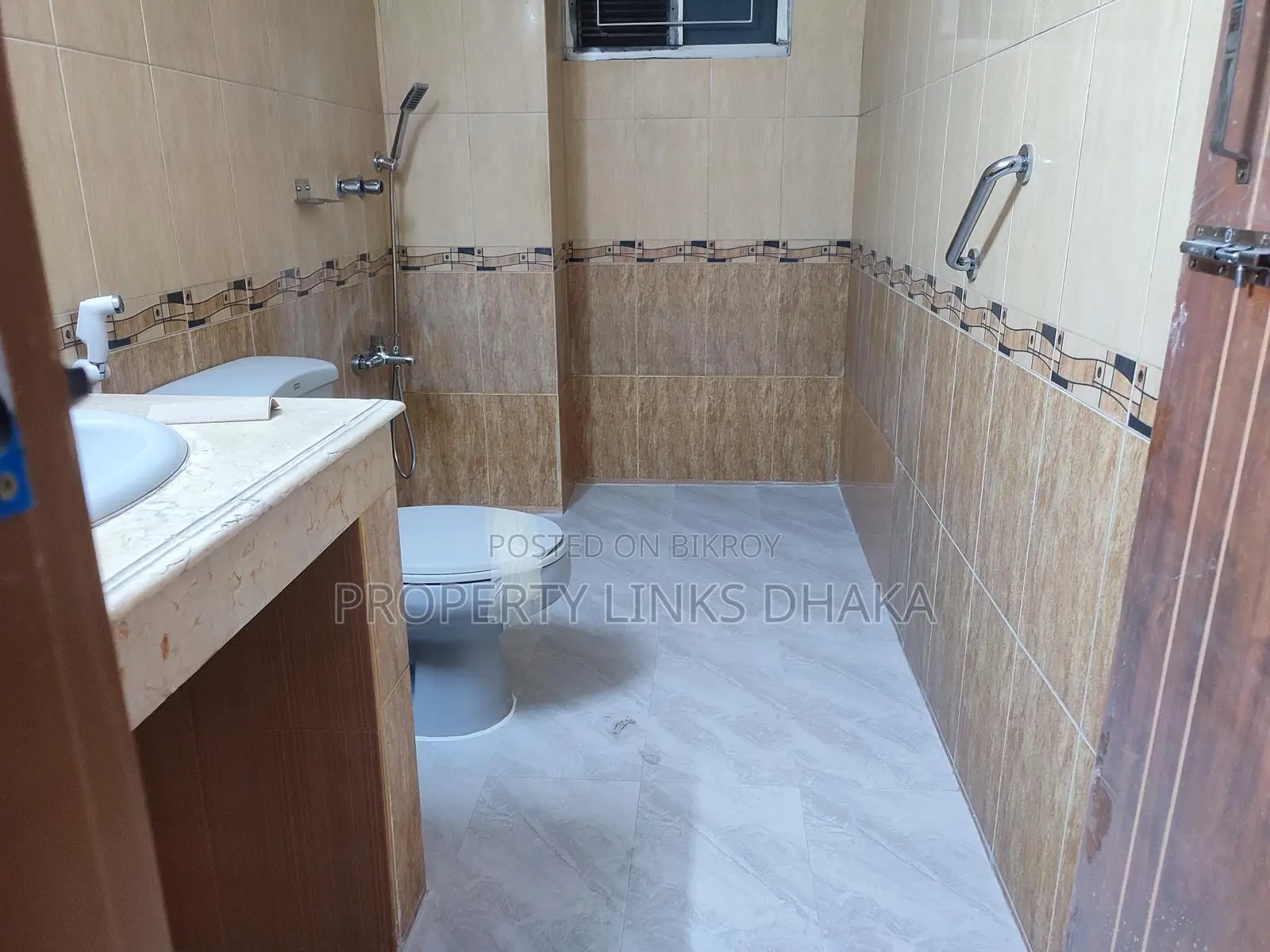 Lake View Flat for Rent in Gulshan-2