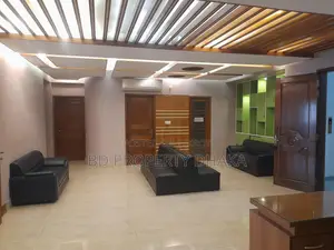 বনানীতে ২৪৫০ বর্গফুটের সেমি-ফার্নিশড চমৎকার অফিস স্পেস ভাড়া হবে
