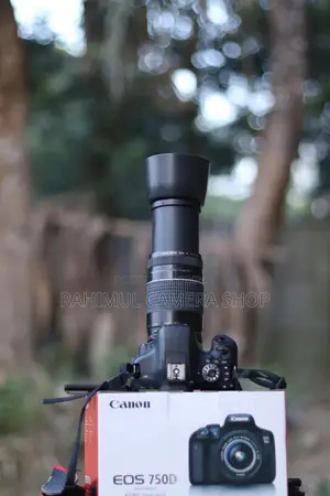 Canon 750D with 75-300 Zoom lens,, full fresh box condition