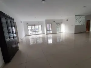 North Gulshan 4-Bedroom Apartment for Rent with Gym and Pool