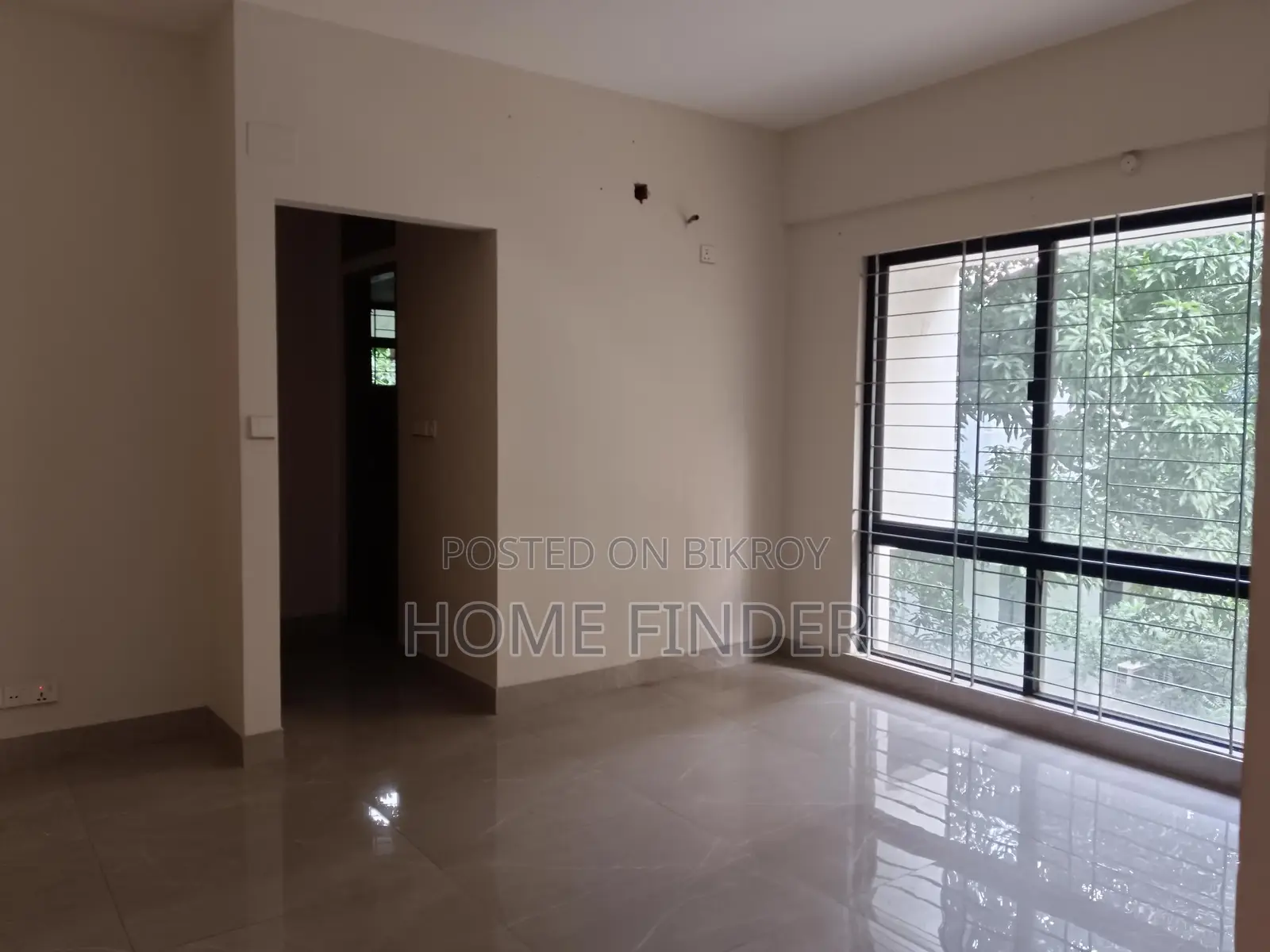গুলশান ১-এ ২৭০০ বর্গফুটের ৪ বেডরুমের আন-ফার্নিশড অ্যাপার্টমেন্ট ভাড়া হবে