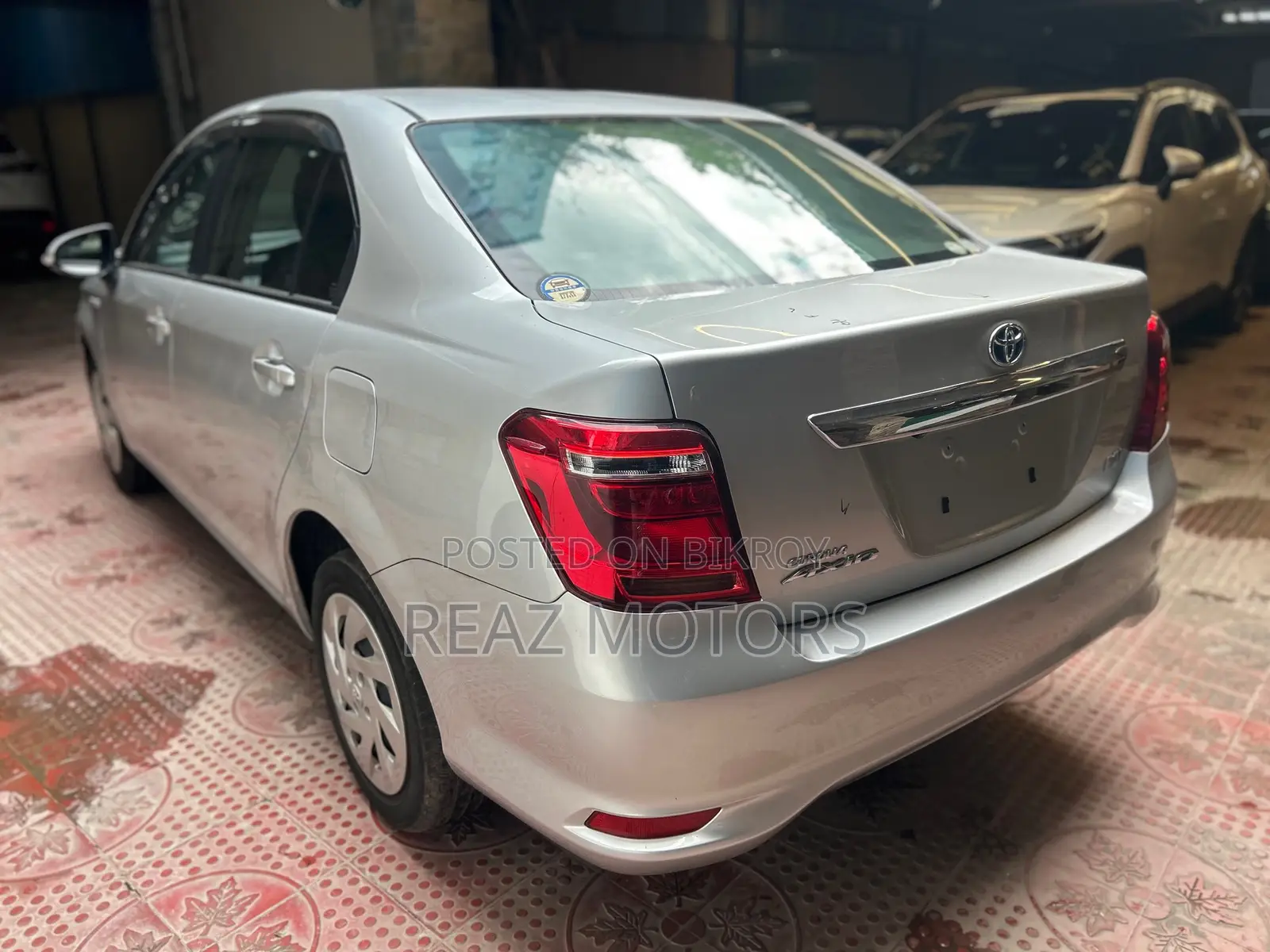 Toyota Axio EX PKG SILVER / 2020
