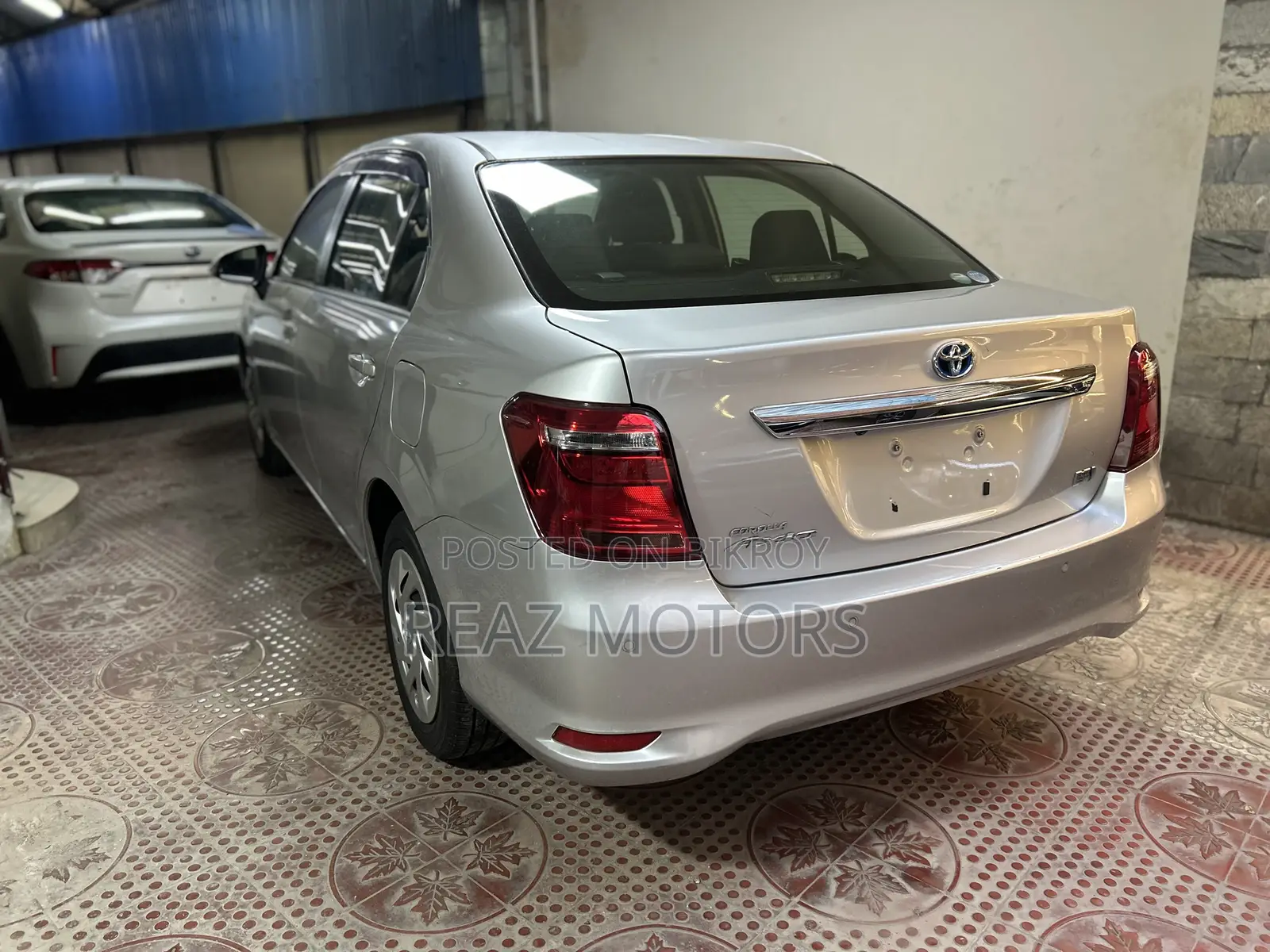 Toyota Axio EX PKG SILVER / 2020
