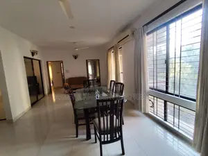 গুলশান-১ এ ৩ বেড ফুল ফার্নিশড সুন্দর অ্যাপার্টমেন্ট ভাড়ার জন্য