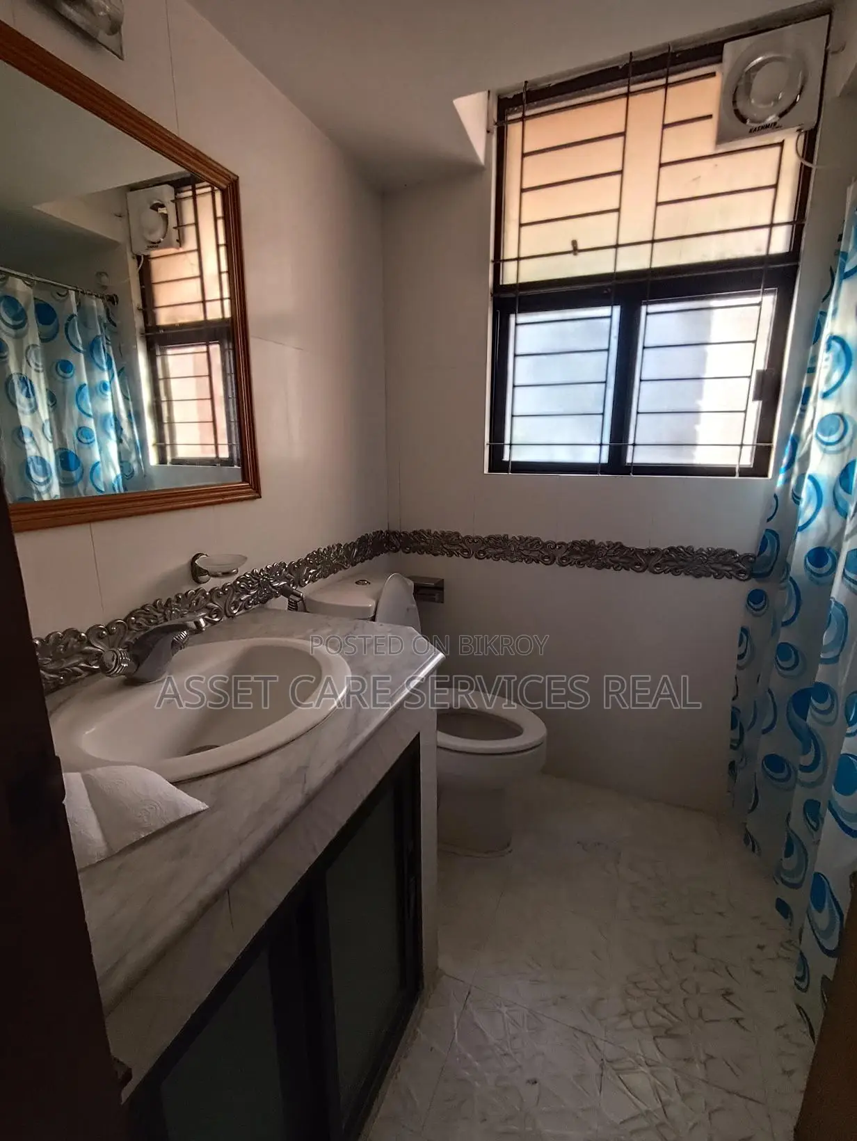 গুলশান-১ এ ৩ বেড ফুল ফার্নিশড সুন্দর অ্যাপার্টমেন্ট ভাড়ার জন্য