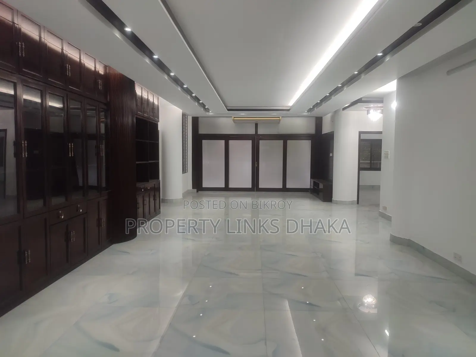 Spacious 4 Bedrooms Semi Furnished Flat for Rent