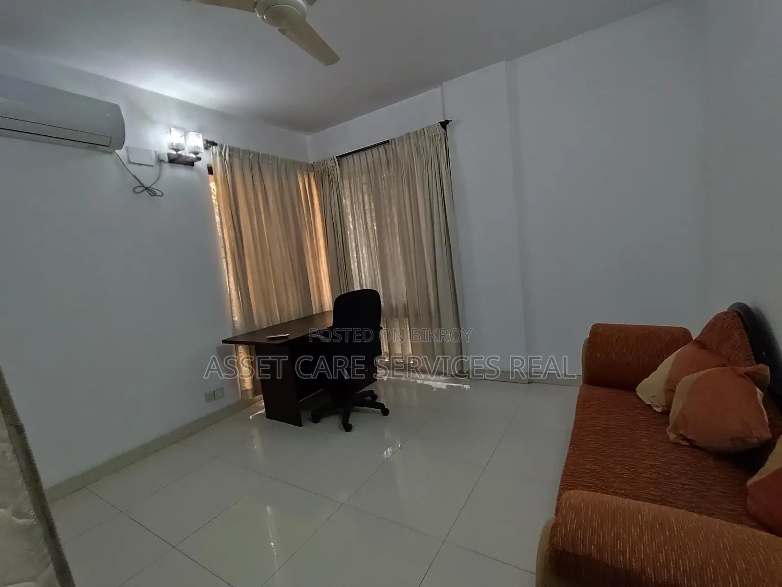 গুলশান-১ এ ৩ বেড ফুল ফার্নিশড সুন্দর অ্যাপার্টমেন্ট ভাড়ার জন্য