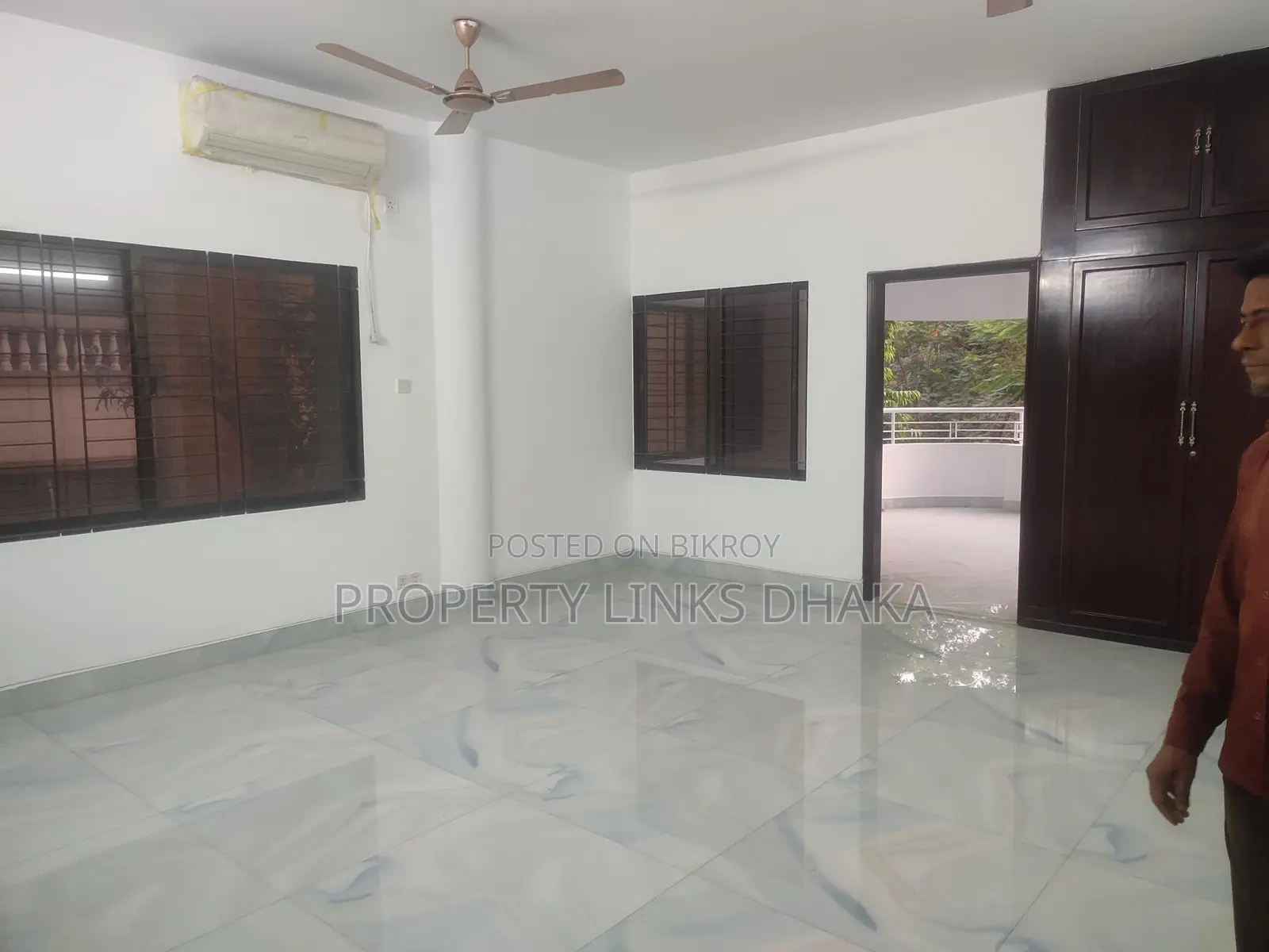 Spacious 4 Bedrooms Semi Furnished Flat for Rent